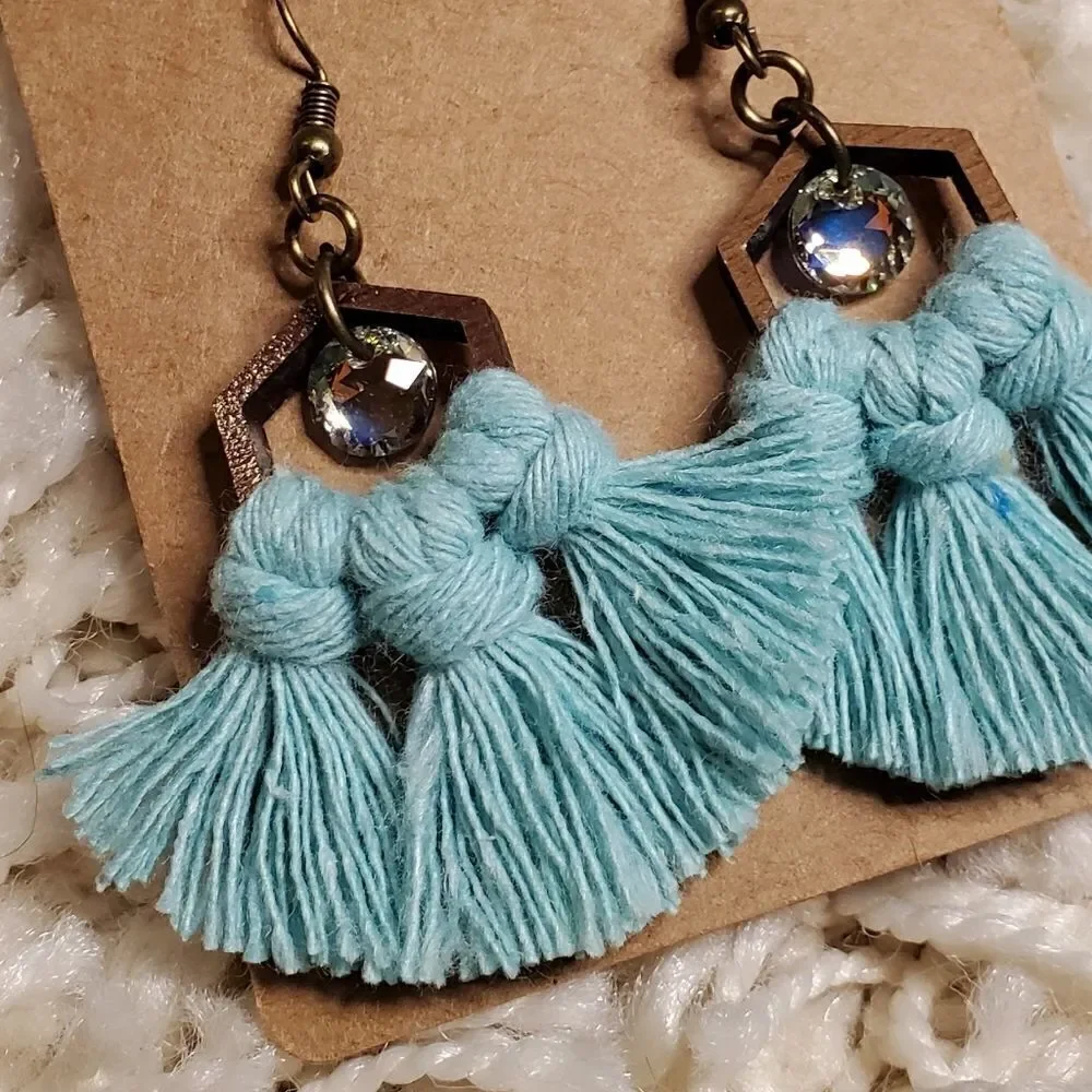 IVY MOUNTAIN CRAFTER Handmade Earrings with Swarovski Crystals